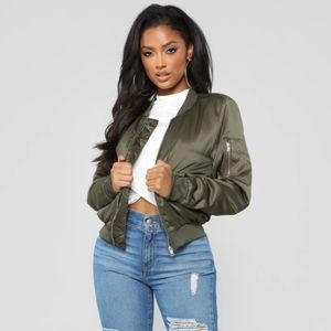 💚🌿BNWT Olive Green bomber jacket!!🌿💚
